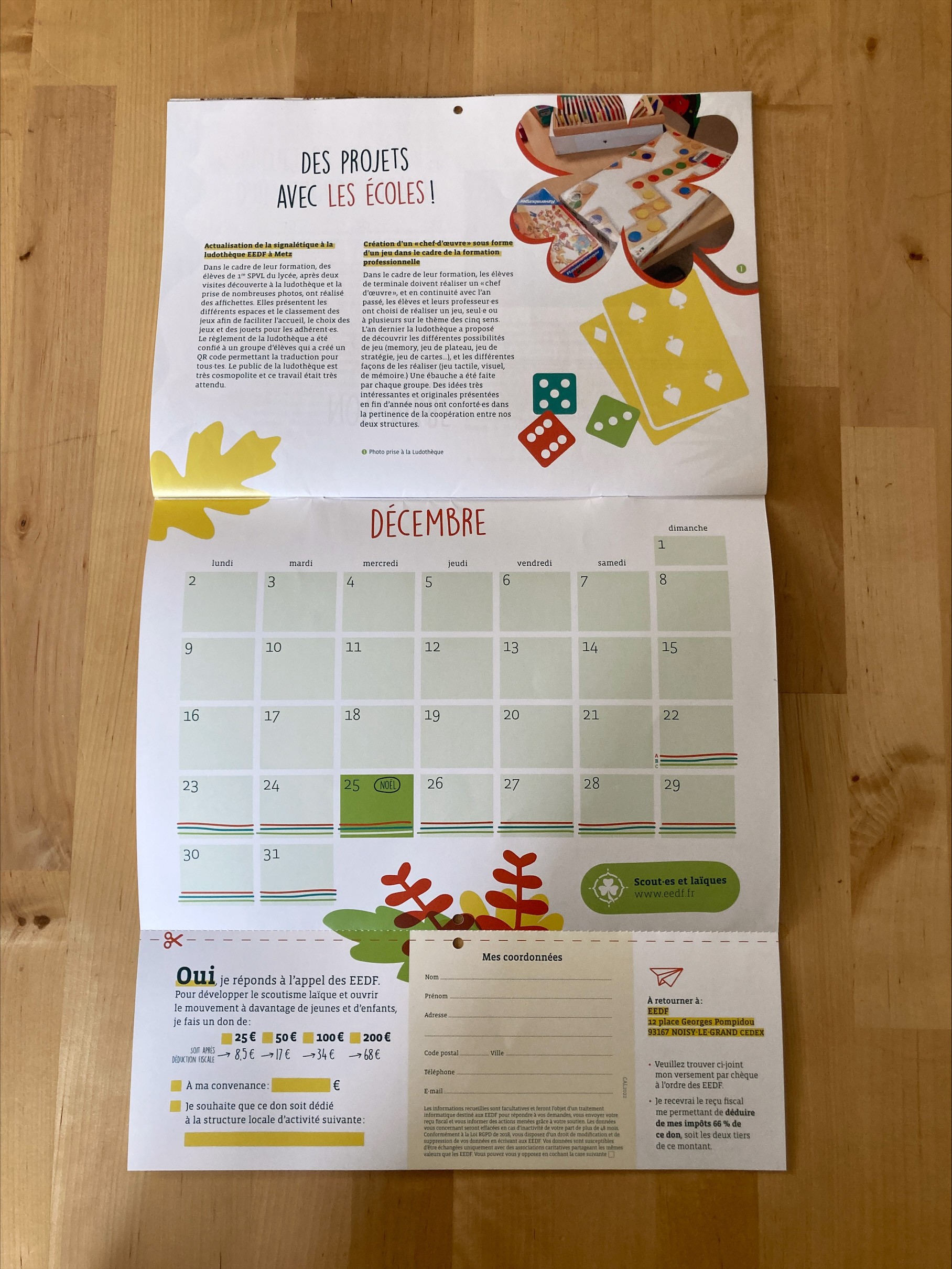 Décembre "Des projets avec les écoles" avec un coupon pour faire un don.
